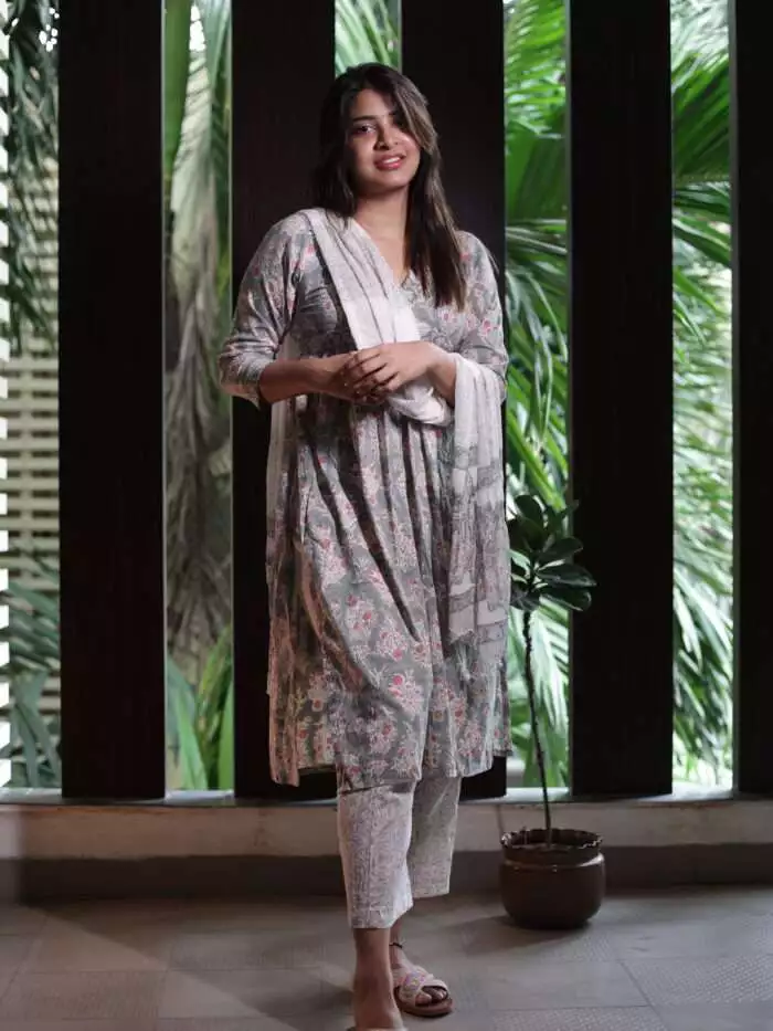 Camellia Suit set in Sage